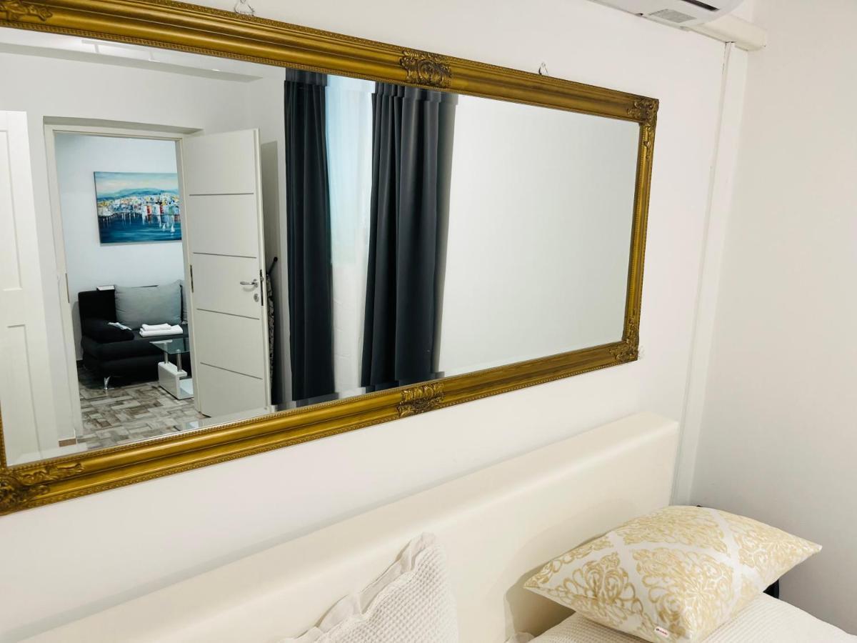 Apartment Stari Dvor Kastela Exterior photo